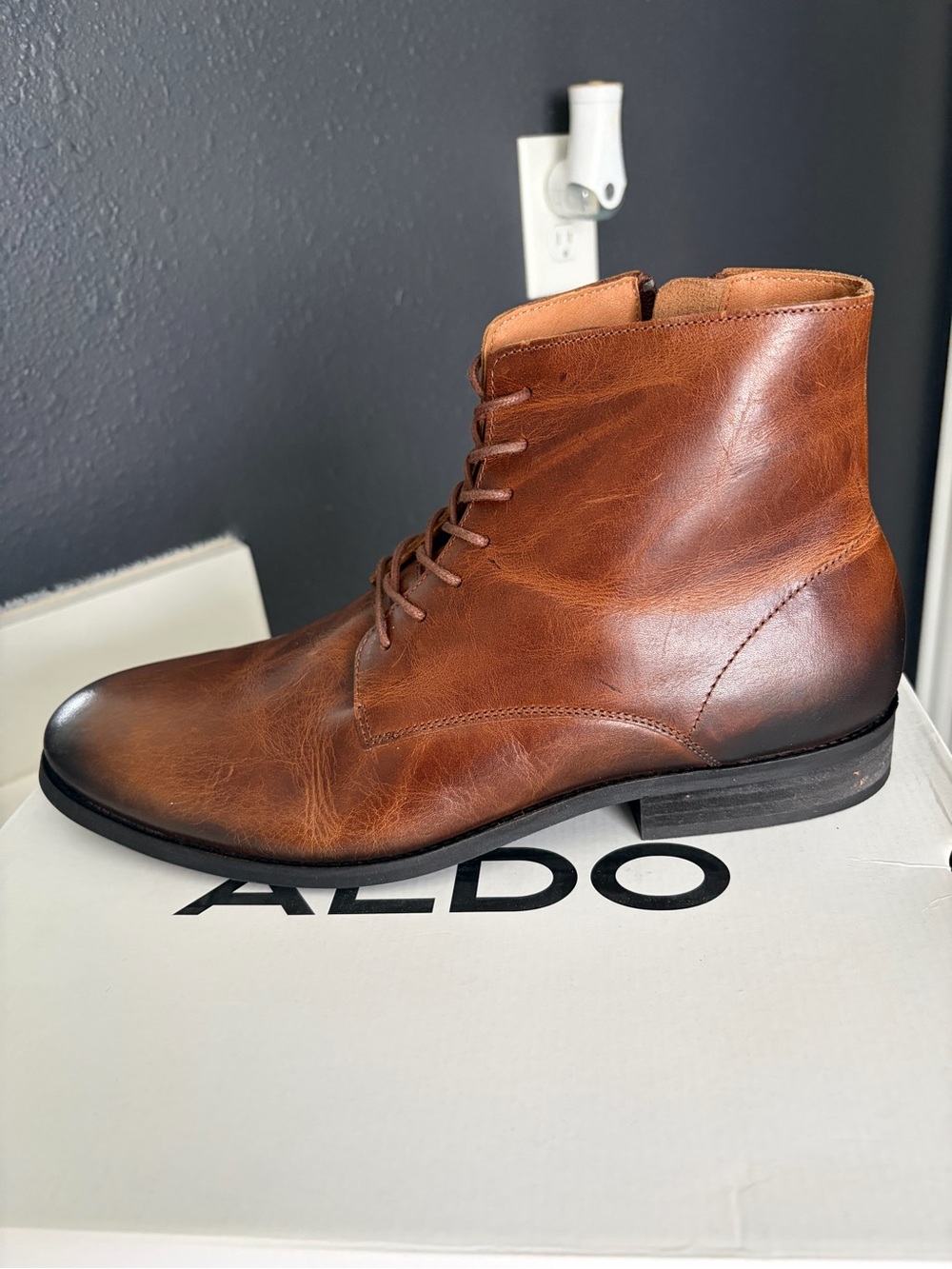 ALDO Men's Cognac Brown Leather Chukka Lace-Up Boots